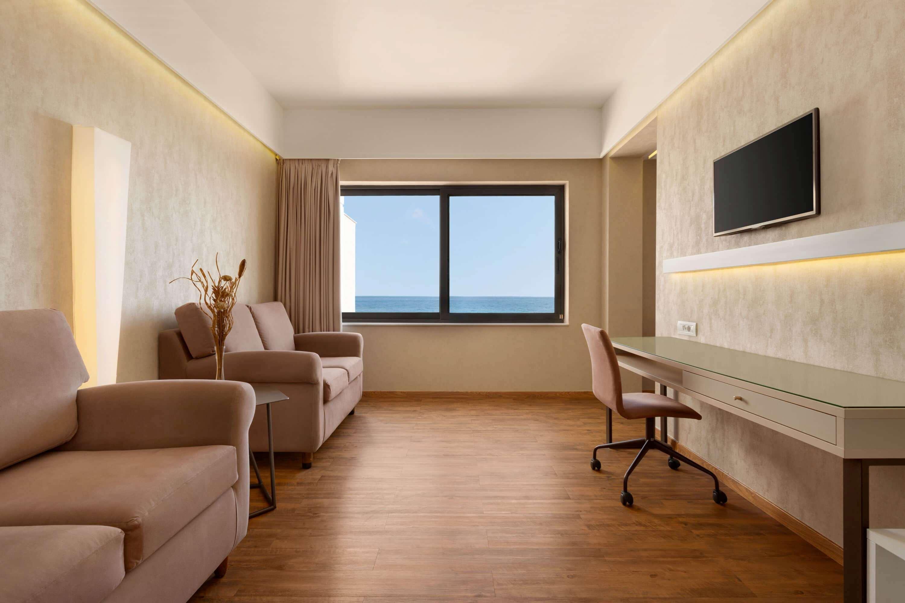 Ramada Plaza by Wyndham Thraki Hotel Alexandroupoli Bagian luar foto A room at the hotel