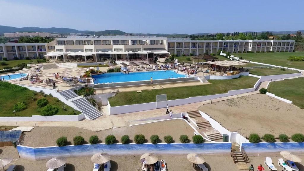 Ramada Plaza by Wyndham Thraki Hotel Alexandroupoli Bagian luar foto The hotel complex