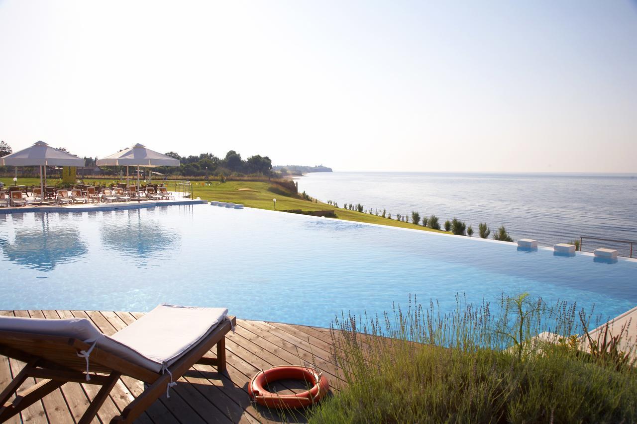 Ramada Plaza by Wyndham Thraki Hotel Alexandroupoli Bagian luar foto Infinity pool at the Hotel Porto Bay Falomo, Lagos, Nigeria