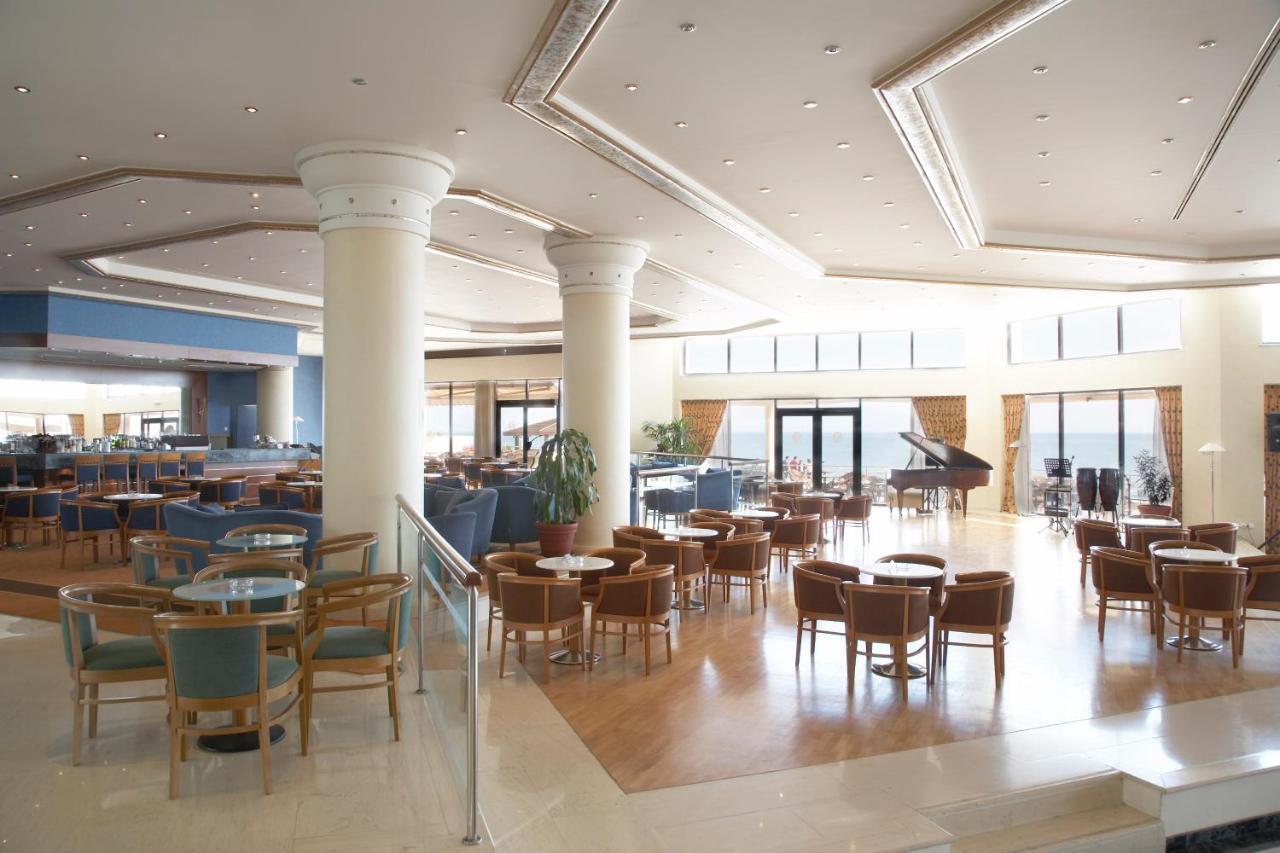 Ramada Plaza by Wyndham Thraki Hotel Alexandroupoli Bagian luar foto The lobby of the hotel