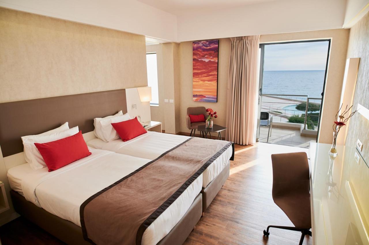 Ramada Plaza by Wyndham Thraki Hotel Alexandroupoli Bagian luar foto A room at the Leonardo Hotel, Tel Aviv