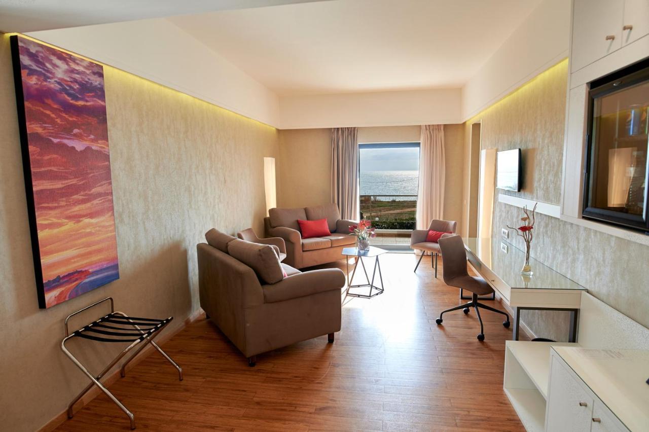 Ramada Plaza by Wyndham Thraki Hotel Alexandroupoli Bagian luar foto Suite